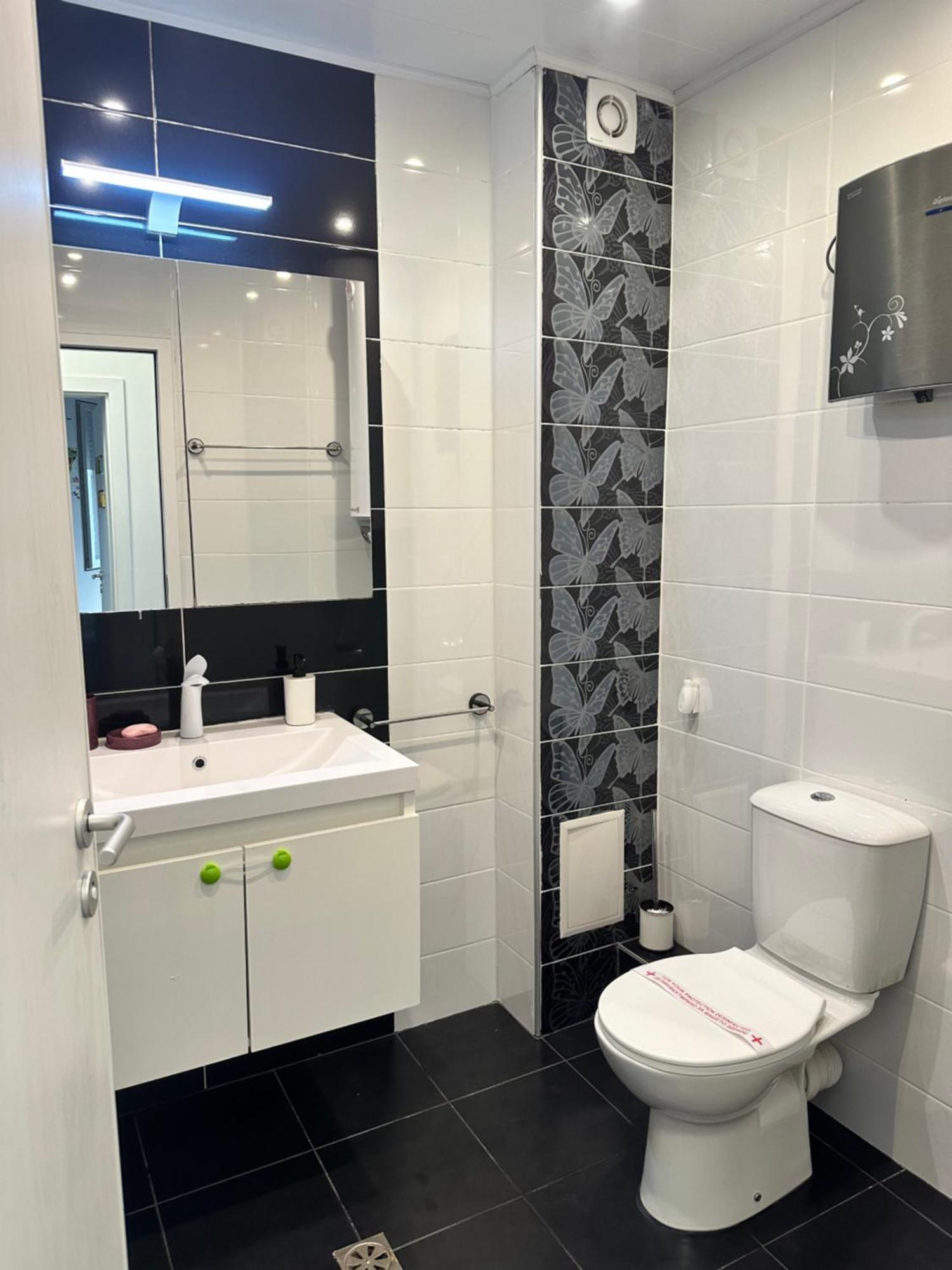Briz Apartment; 2 Bdr; 6 Guests; Private Parking Varna Buitenkant foto